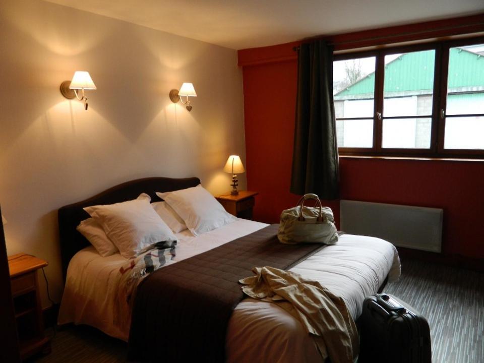 Logis - Auberge Du Colombier グイネス エクステリア 写真