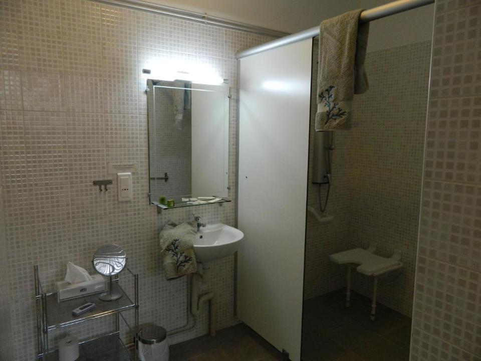Logis - Auberge Du Colombier グイネス 部屋 写真