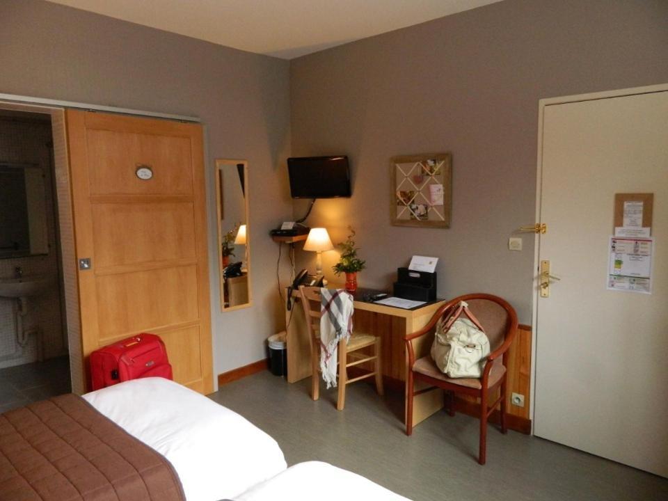 Logis - Auberge Du Colombier グイネス 部屋 写真