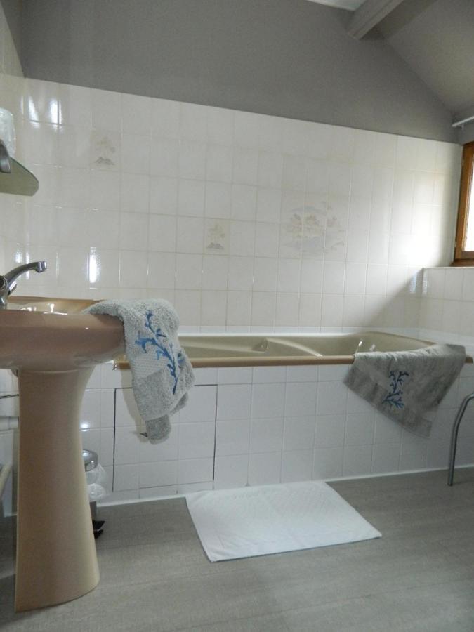 Logis - Auberge Du Colombier グイネス 部屋 写真
